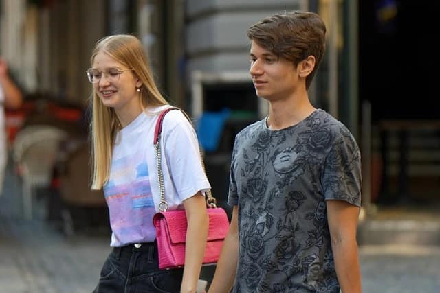 couple-7338021_640